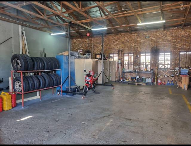230M² BUSINESS FOR SALE IN KULEKA